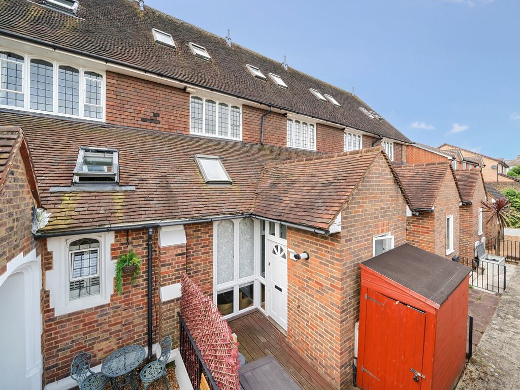 2 bed terraced house for sale in Churchfields Road, Beckenham BR3, £400,000