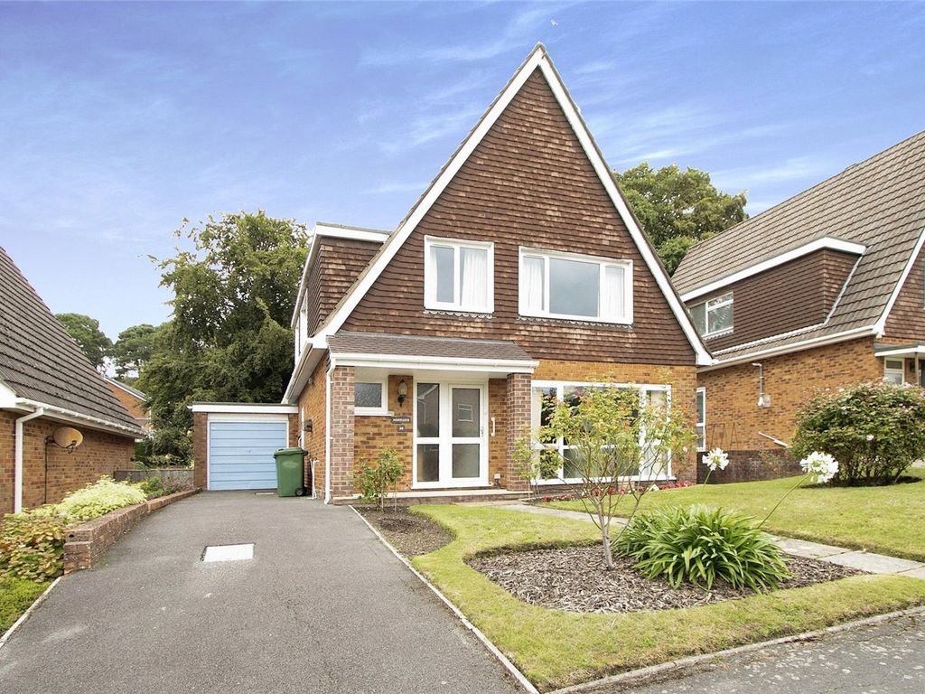 3 bed detached house for sale in Felton Road, Poole BH14, £575,000