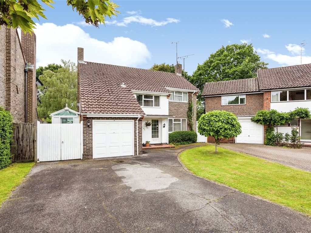 4 bed detached house for sale in Orde Close, Pound Hill, Crawley, West Sussex RH10, £800,000