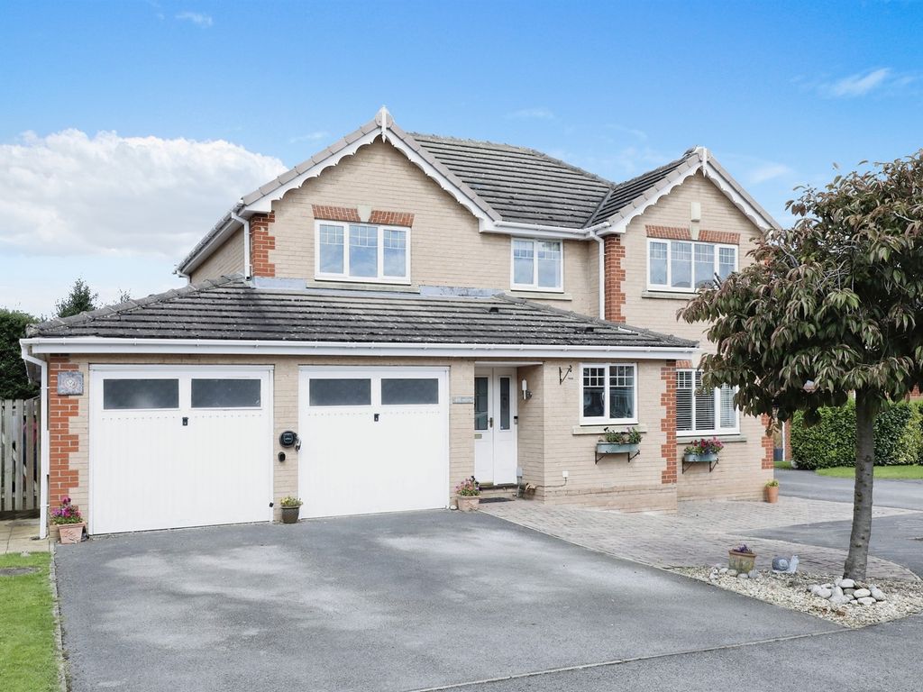 4 bed detached house for sale in Kelgate, Mosborough, Sheffield S20, £475,000
