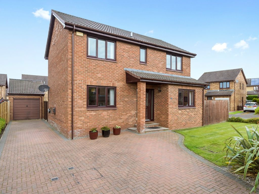 4 bed detached house for sale in Clayknowes Drive, Musselburgh EH21, £375,000