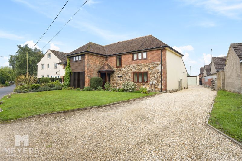 3 bed barn conversion for sale in Spring Street, Wool BH20., £625,000