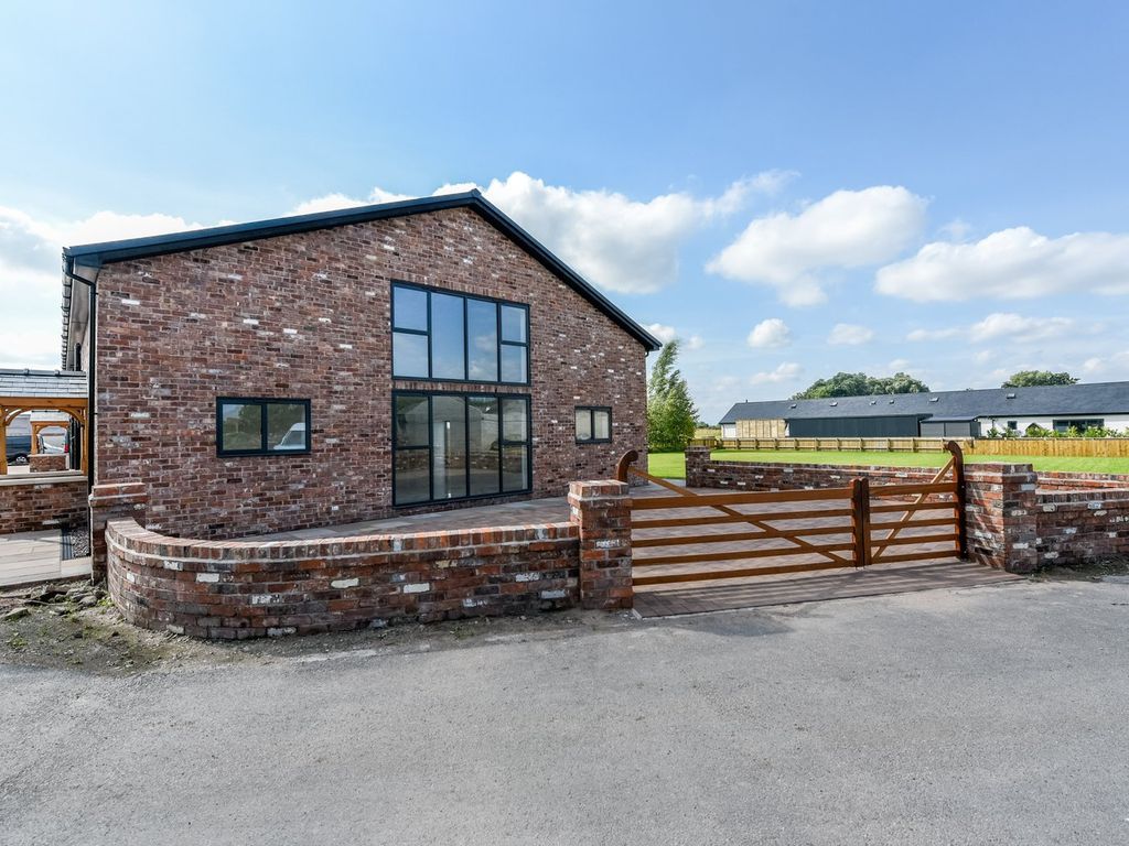 4 bed barn conversion for sale in Broad Lane, Ormskirk L39, £750,000