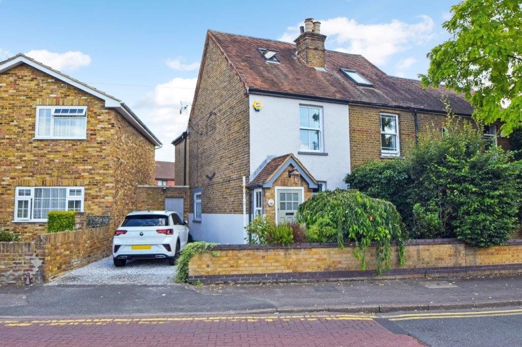 3 bed semi-detached house for sale in Lower Cippenham Lane, Cippenham, Berkshire SL1, £420,000