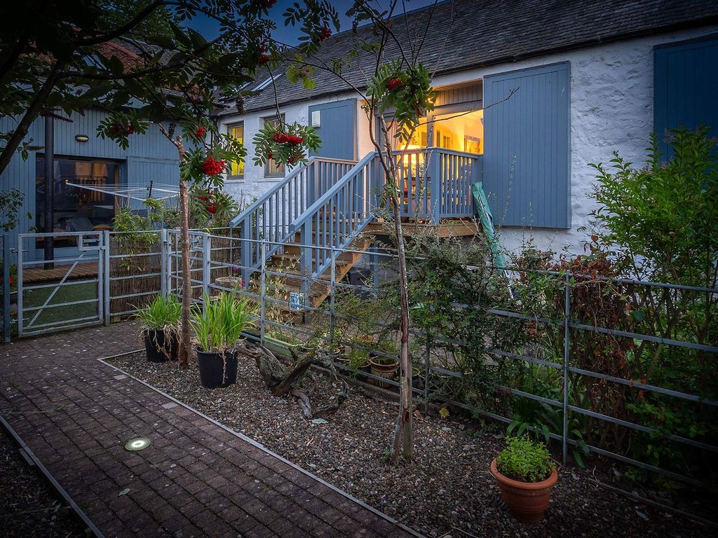 3 bed barn conversion for sale in Almondhill Steading, Kirkliston EH29, £415,000