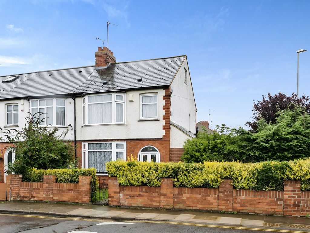 3 bed end terrace house for sale in Beech Avenue, Abington, Northampton NN3, £420,000