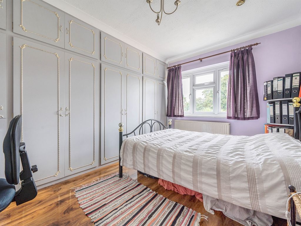 3 bed semi-detached house for sale in Mays Lane, Barnet EN5, £600,000