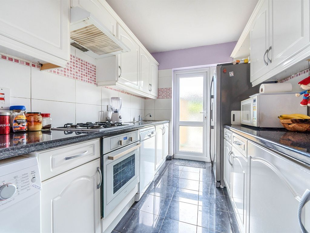 3 bed semi-detached house for sale in Mays Lane, Barnet EN5, £600,000