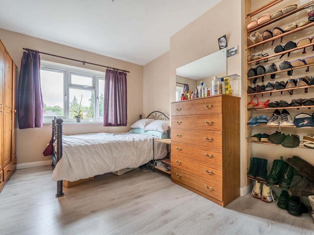 3 bed semi-detached house for sale in Mays Lane, Barnet EN5, £600,000