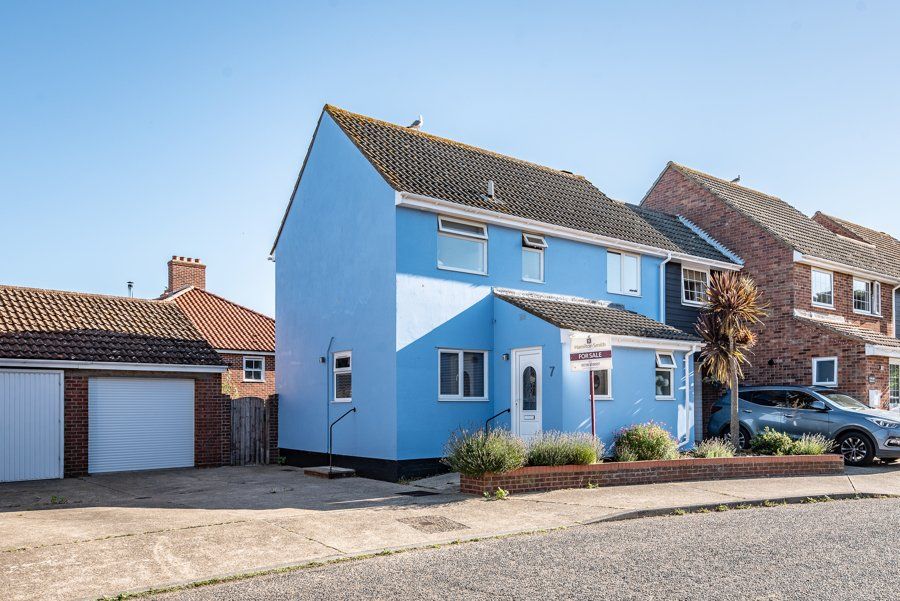 2 bed link-detached house for sale in Mariners Way, Aldeburgh IP15, £365,000