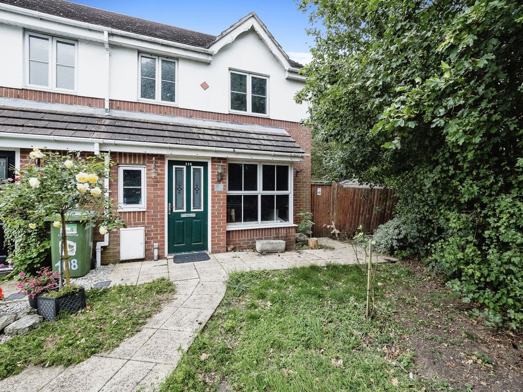 3 bed end terrace house for sale in Bancroft Chase, Hornchurch RM12, £425,000