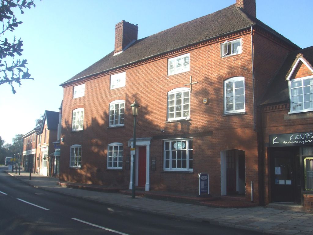 Office to let in High Street, Knowle B93, £6,500 pa