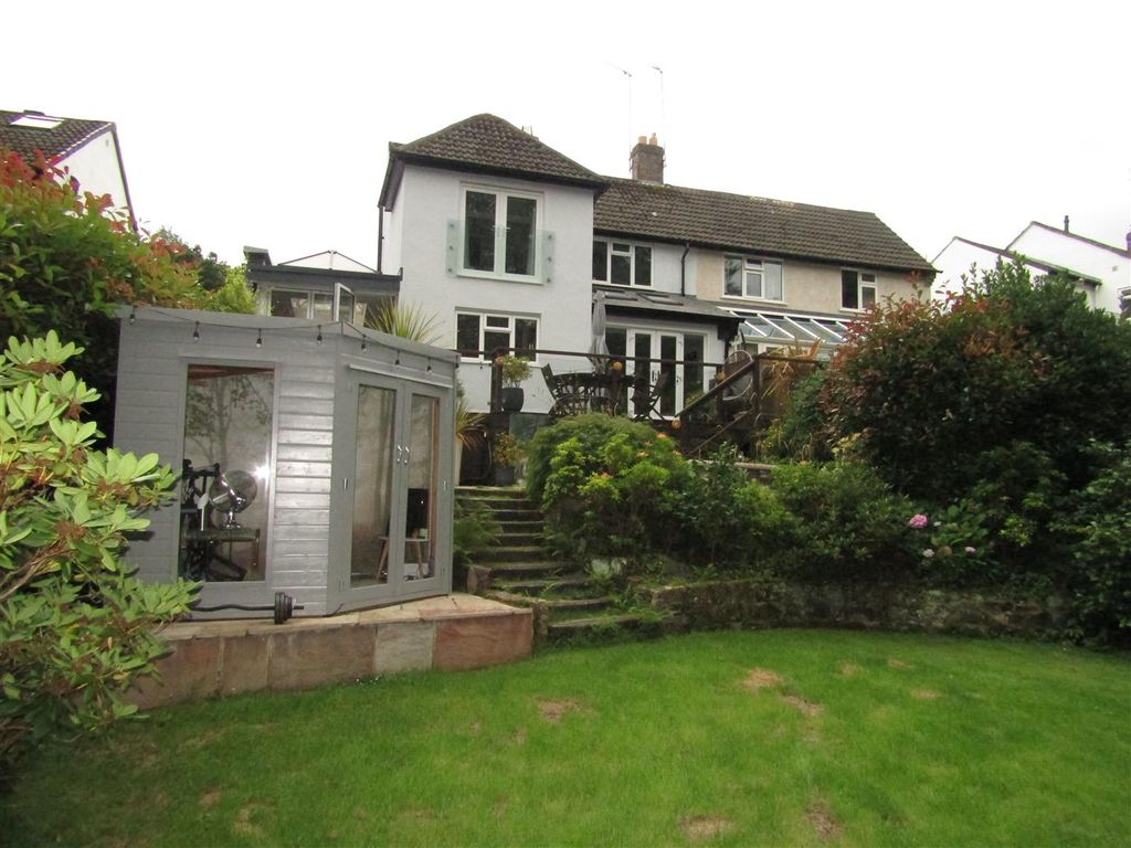 3 bed property for sale in Dorset Crescent, Harrogate HG1, £600,000