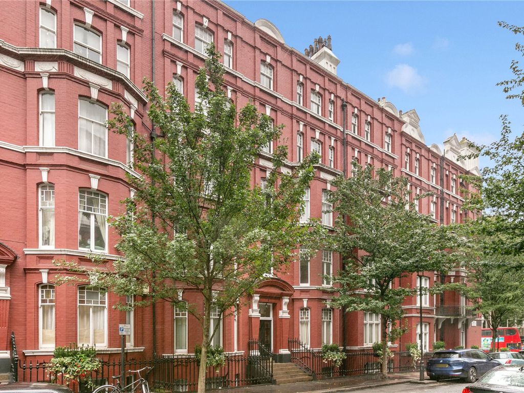 2 bed flat for sale in Transept Street, London NW1, £849,950