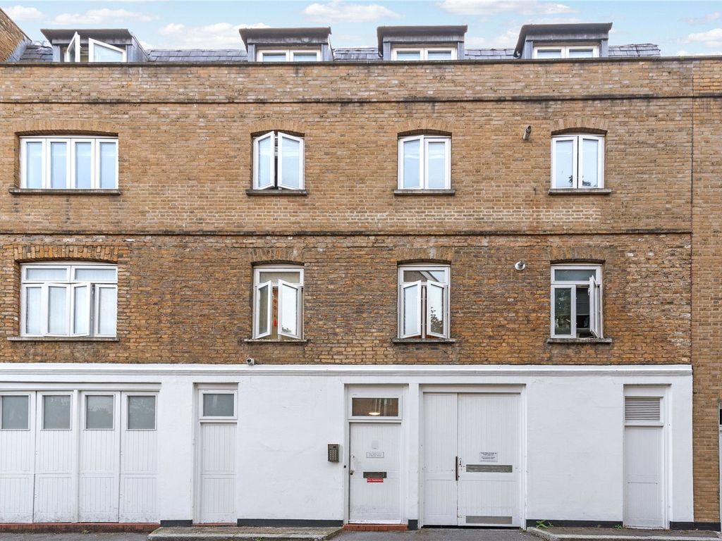 2 bed flat for sale in Bowden Street, London SE11, £575,000