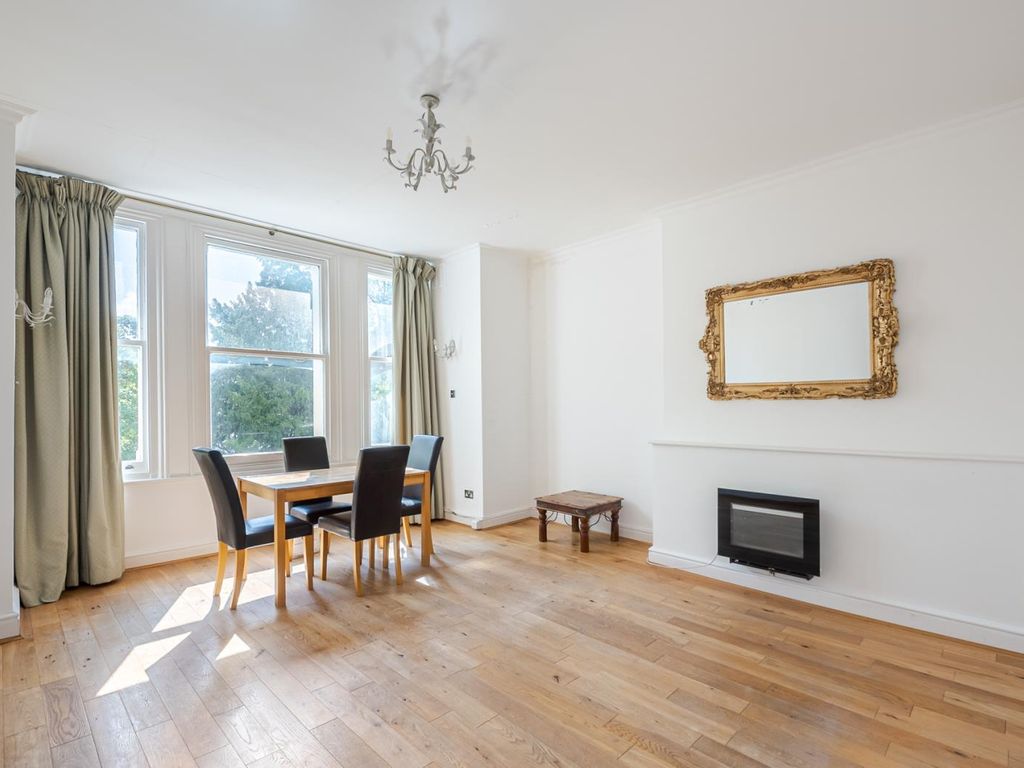 1 bed flat for sale in Clapham Road, London SW9, £400,000