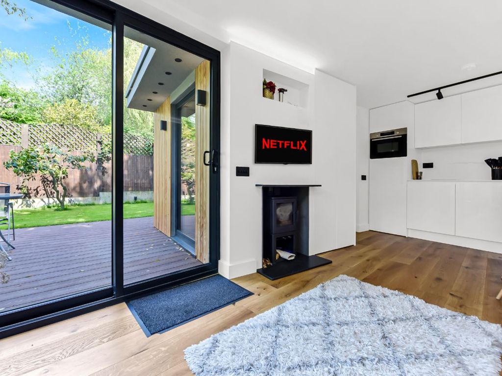1 bed flat to rent in Woodside Avenue, London N6, £3,341 pcm