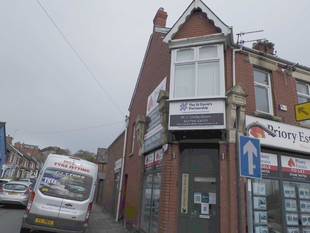 Office to let in Care Offices 106 Broad Street, Barry, Vale Of Glamorgan CF62, £9,000 pa