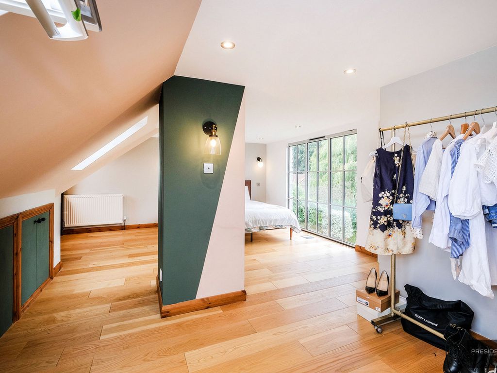 4 bed semi-detached house for sale in Russell Road, Buckhurst Hill IG9, £1,000,000