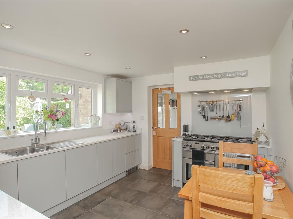 4 bed detached house for sale in Dog Close, Adderbury, Banbury OX17, £945,000