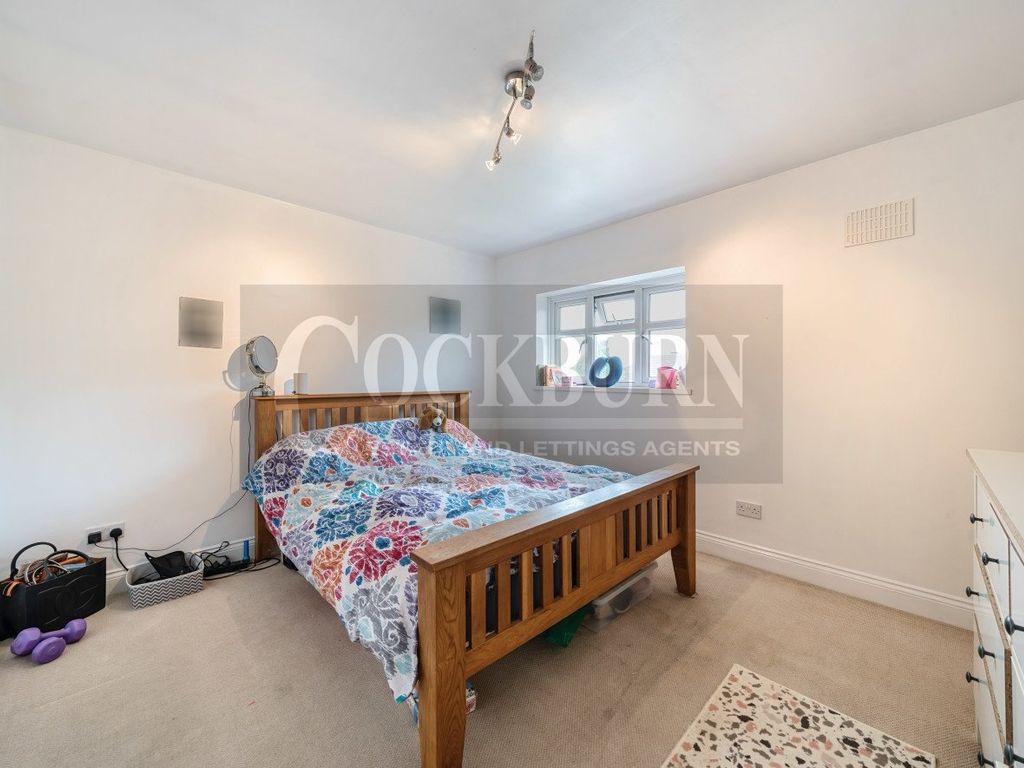 3 bed terraced house for sale in Mottingham Road, London SE9, £450,000
