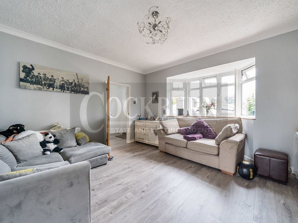 3 bed terraced house for sale in Mottingham Road, London SE9, £450,000