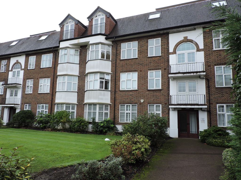 3 bed flat for sale in Collingwood Court, Queens Road, Hendon, London NW4, £549,000