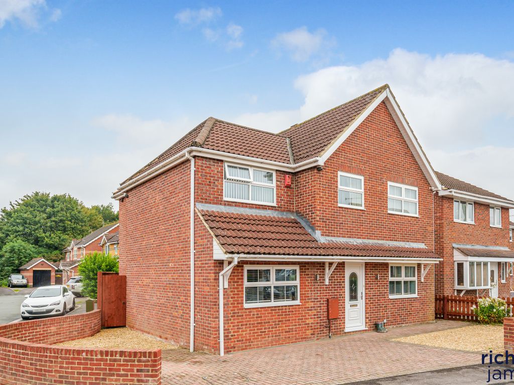 4 bed detached house for sale in Primrose Close, Haydon Wick, Swindon SN25, £400,000