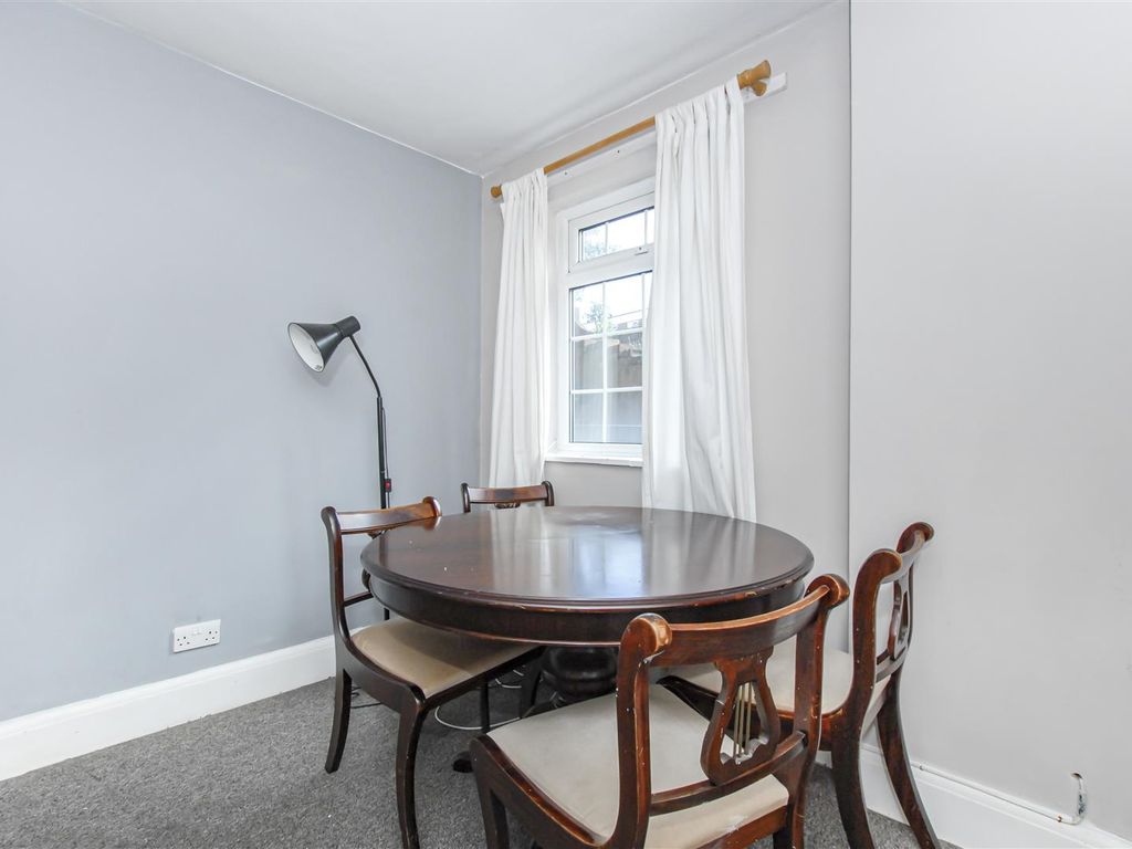 3 bed maisonette for sale in Harefield Road, Uxbridge UB8, £350,000