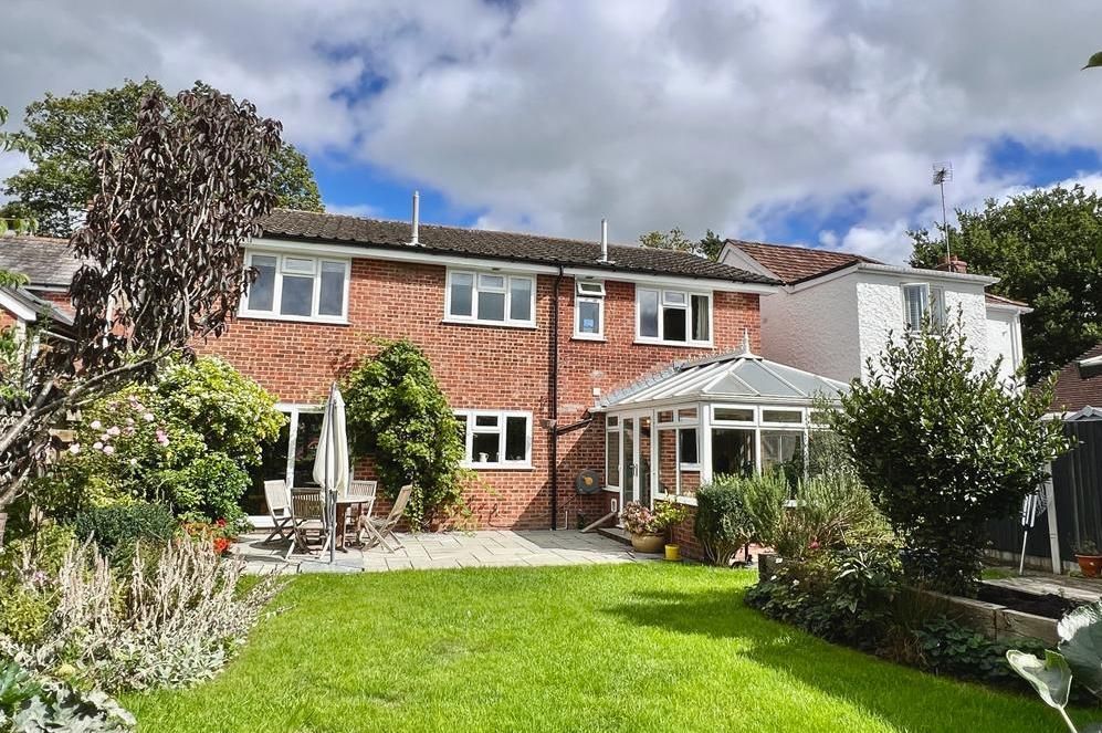 4 bed detached house for sale in Eastfield Lane, Ringwood BH24, £639,950