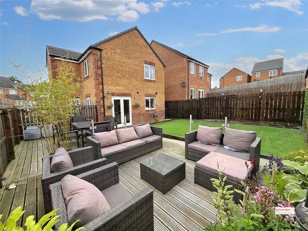 4 bed detached house for sale in Gerard Close, Annfield Plain, Stanley DH9, £195,000