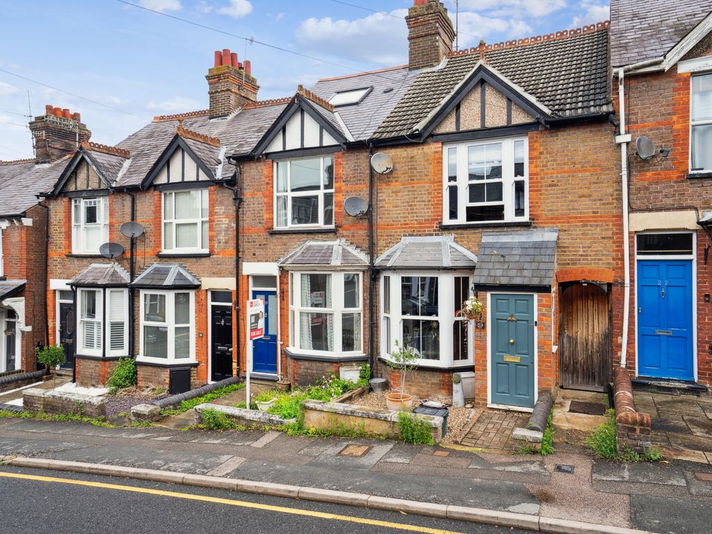 3 bed terraced house for sale in Eskdale Avenue, Chesham, Buckinghamshire HP5, £425,000