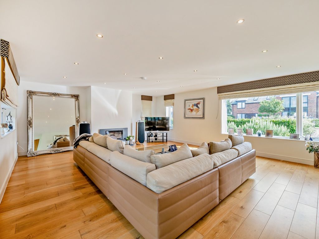 4 bed detached house for sale in Green Street, Chorleywood WD3, £1,950,000