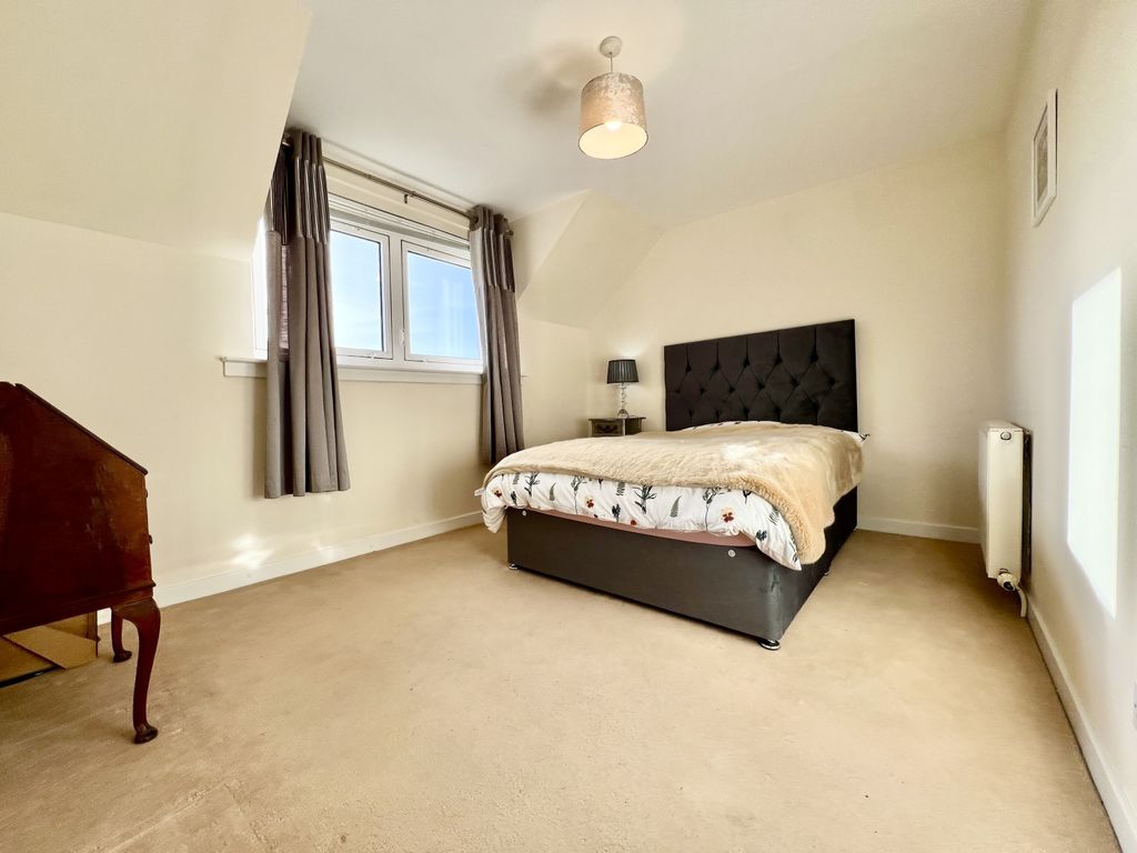 2 bed end terrace house for sale in High Street, Lochwinnoch PA12, £180,000