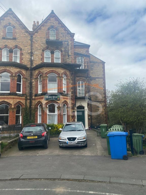 1 bed flat to rent in Grosvenor Road, Scarborough, North Yorkshire YO11, £700 pcm
