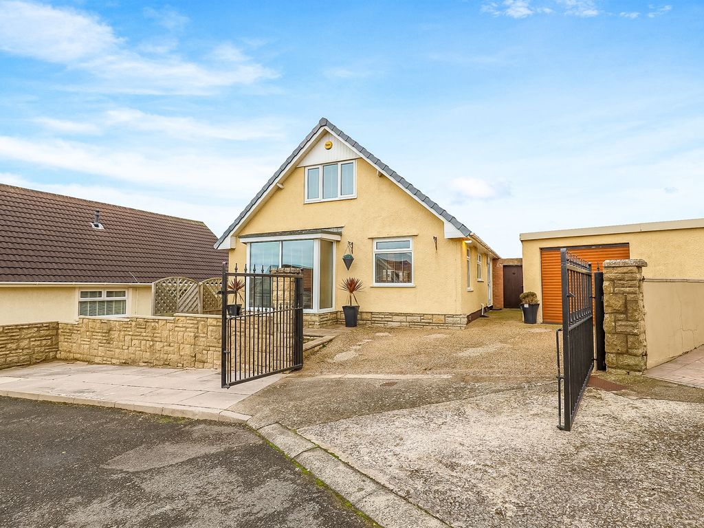 3 bed property for sale in Seaview Drive, Ogmore-By-Sea, Bridgend CF32, £535,000
