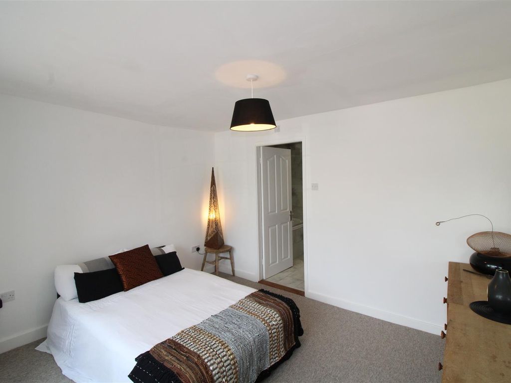 4 bed detached house for sale in Ryton Village, Ryton NE40, £425,000
