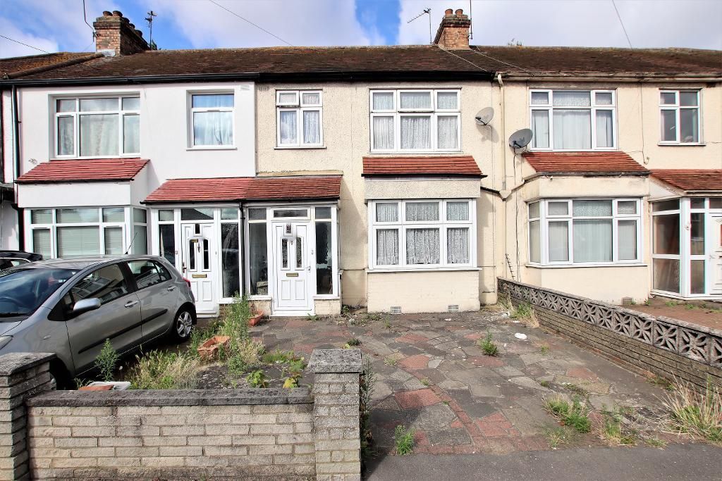 3 bed terraced house for sale in Lodge Lane, Collier Row, Romford, Essex RM5, £375,000