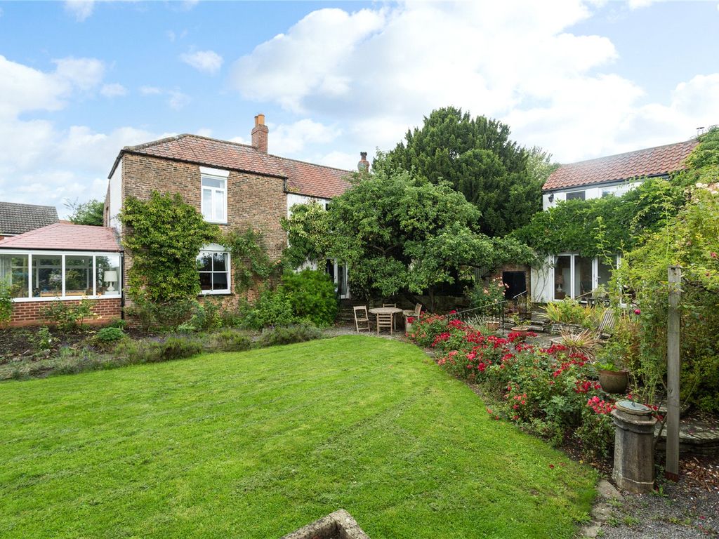 4 bed detached house for sale in Thirkleby, Thirsk, North Yorkshire YO7, £975,000