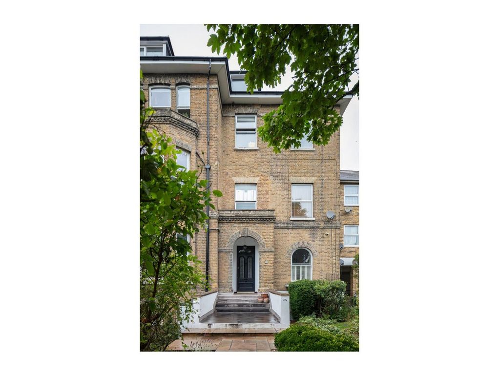 1 bed flat for sale in Anerley Park, London SE20, £365,000