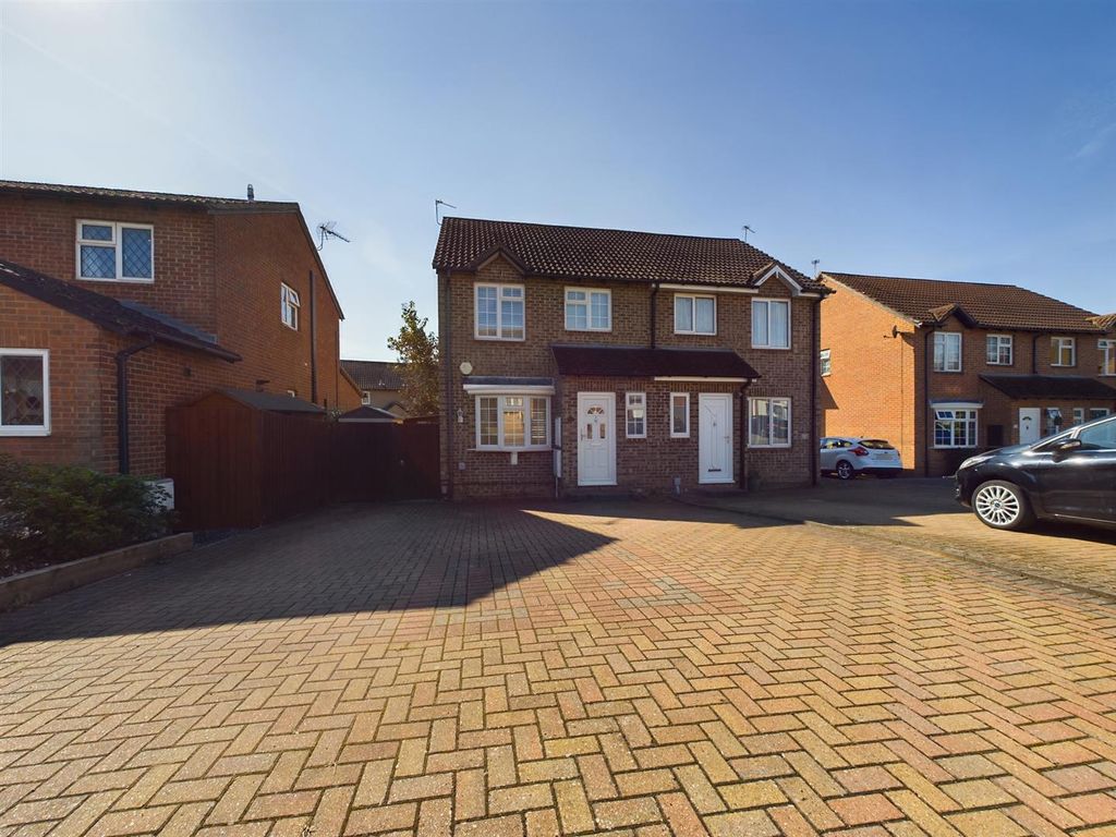 3 bed semi-detached house for sale in Sweet Briar Drive, Calcot, Reading RG31, £375,000