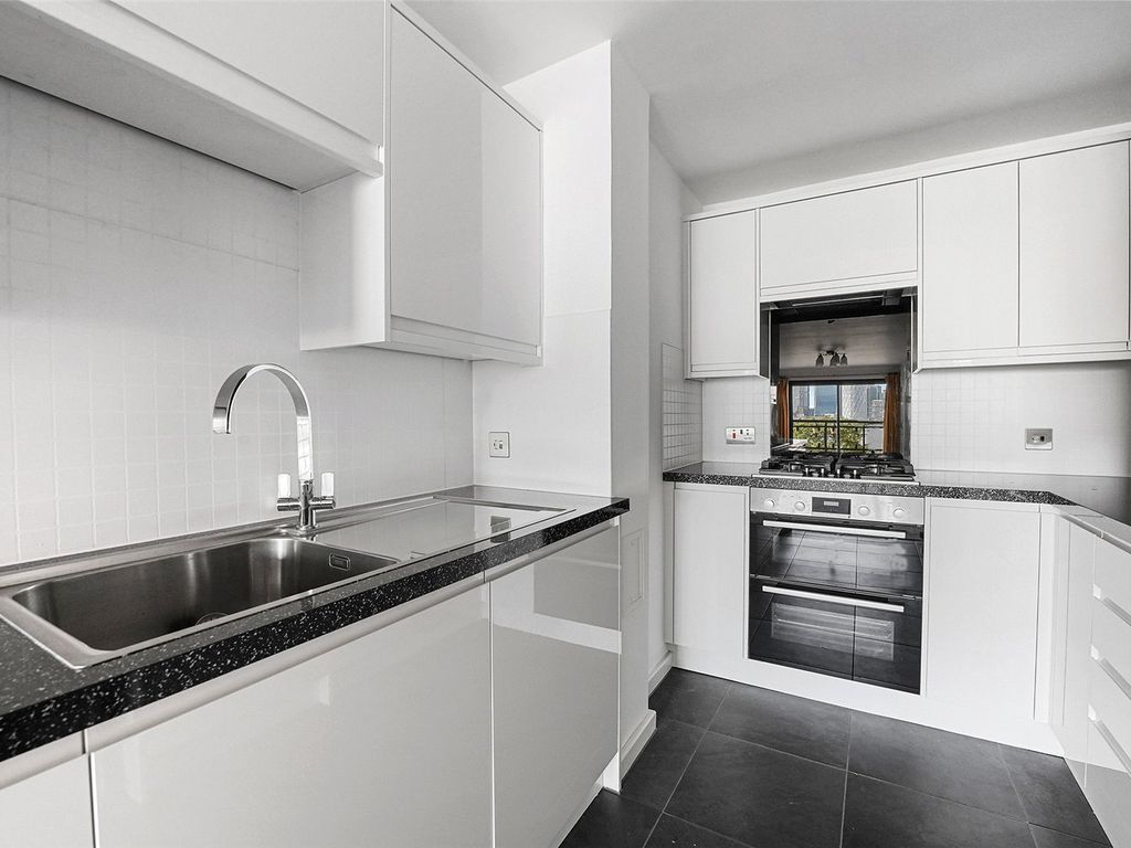 2 bed flat for sale in The Highway, London E1W, £650,000