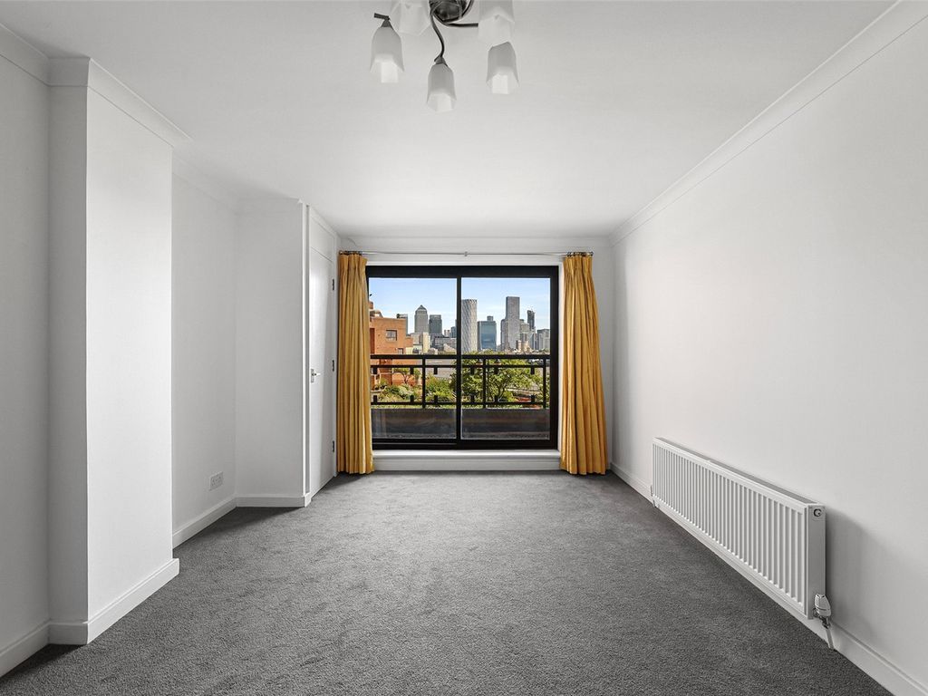 2 bed flat for sale in The Highway, London E1W, £650,000