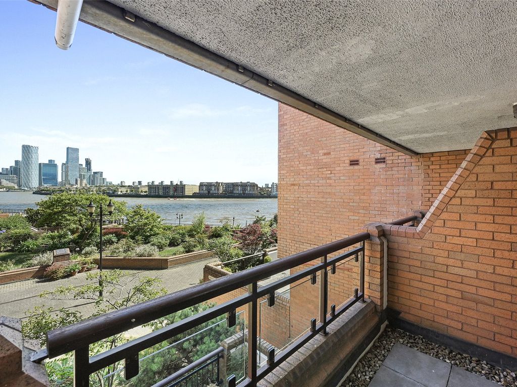 2 bed flat for sale in The Highway, London E1W, £650,000