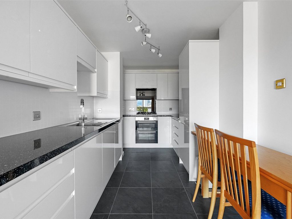 2 bed flat for sale in The Highway, London E1W, £650,000