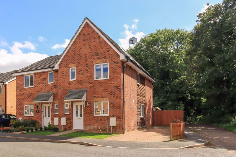 3 bed semi-detached house for sale in The Ridings, Hemel Hempstead HP2, £420,000