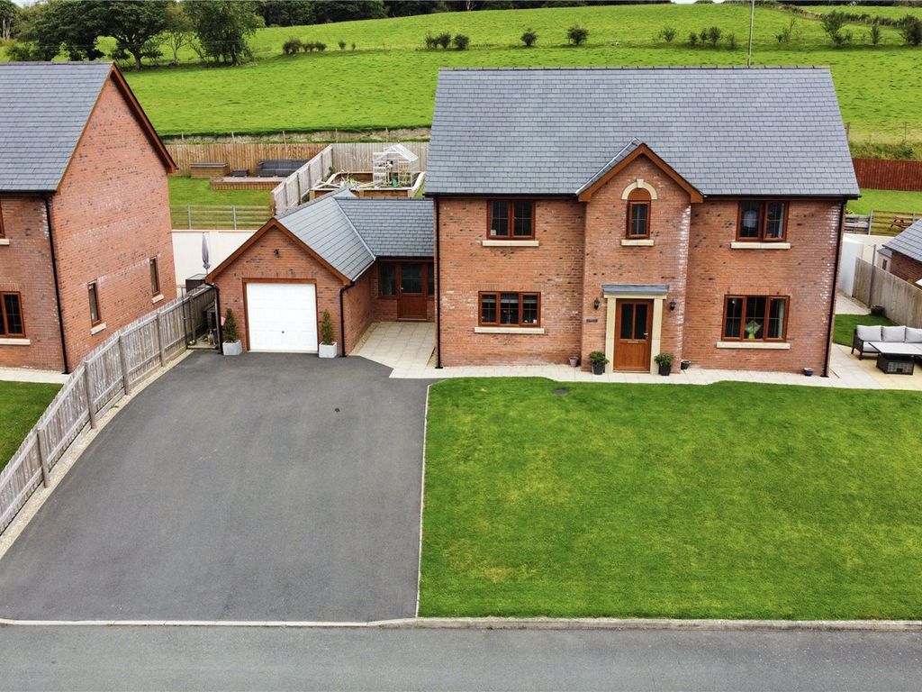 4 bed detached house for sale in Pen Rhos Y Maen, Llanidloes, Powys SY18, £425,000