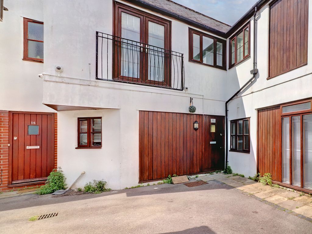 3 bed mews house for sale in Belmont Place, Southsea PO5, £340,000