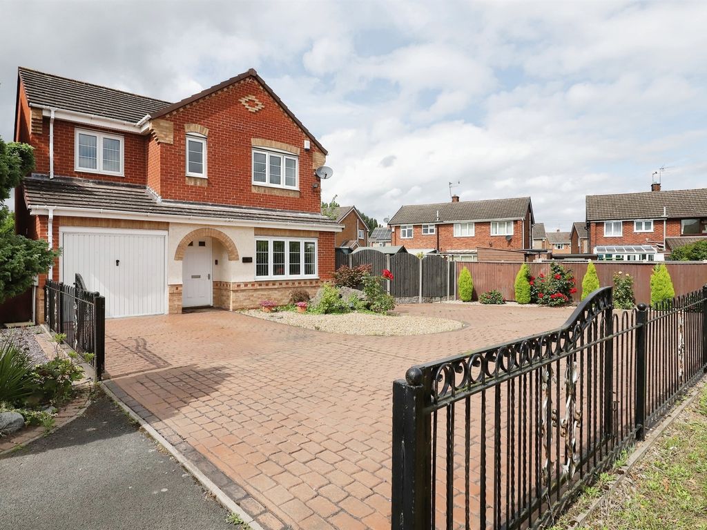 4 bed detached house for sale in Smallshire Close, Wednesfield, Wolverhampton WV11, £400,000
