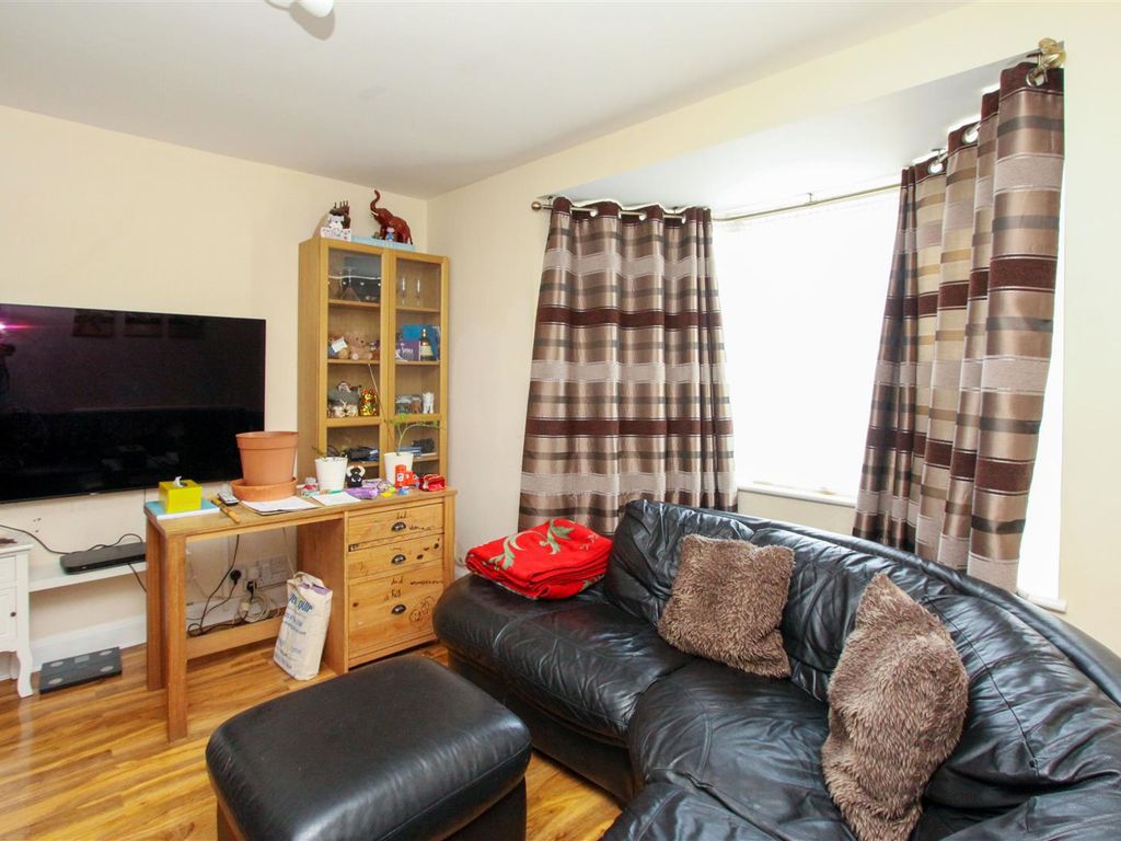 3 bed end terrace house for sale in Dickens Avenue, Hillingdon UB8, £485,000